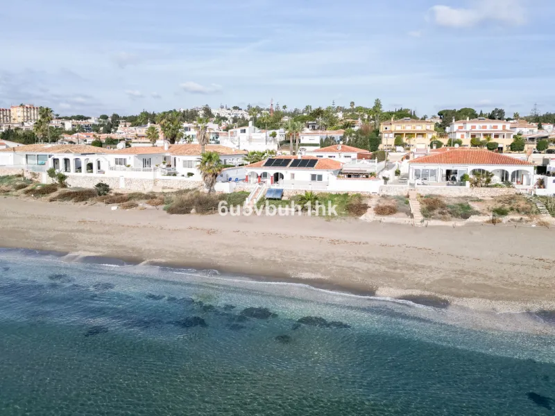 House - Detached Villa в продаже в Mijas, Málaga. В доме 4 спален и 4 ванных комнат. Площадь дома 315 м². Площадь участка 577 м²