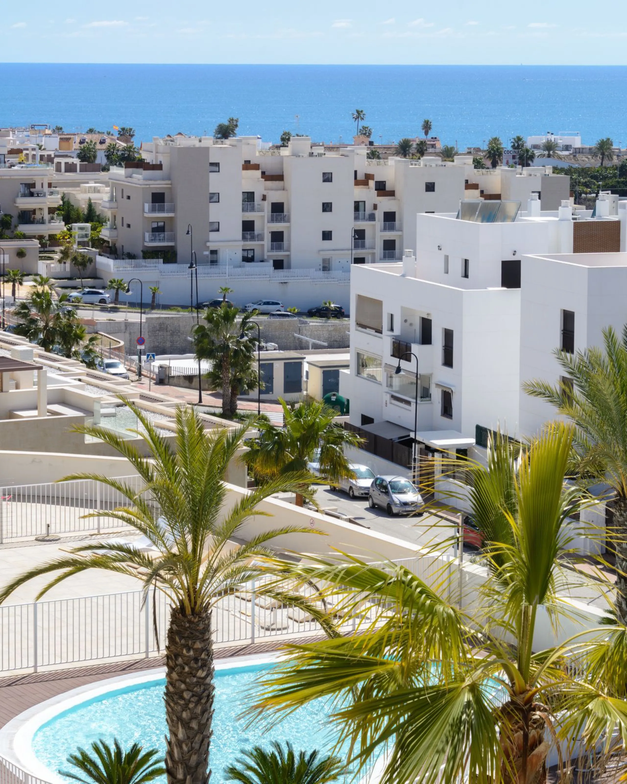 Exclusive modern apartment in Azalea Jardinana in La Cala with panoramic views of the sea and the whole of La Cala.