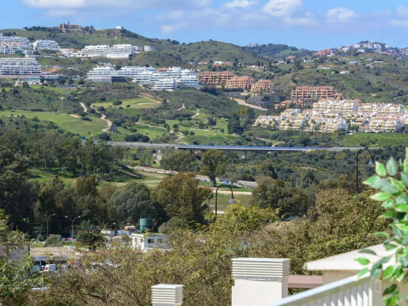 Exclusive modern apartment in Azalea Jardinana in La Cala with panoramic views of the sea and the whole of La Cala.