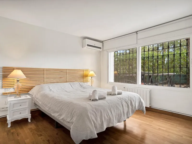 House - Detached Villa в продаже в Marbella, Málaga. В доме 5 спален и 3 ванных комнат. Площадь дома 295 м². Площадь участка 1000 м²