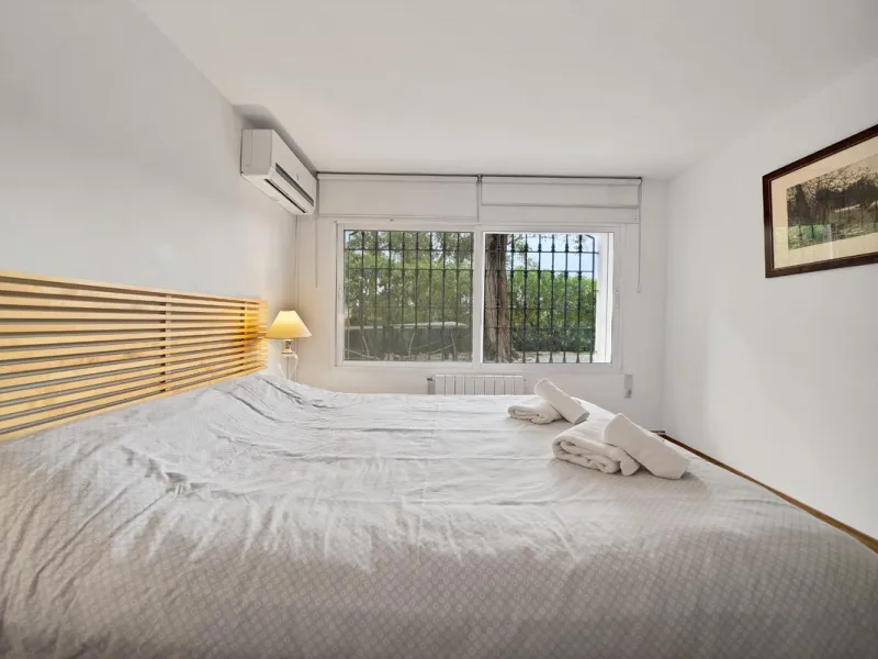 House - Detached Villa в продаже в Marbella, Málaga. В доме 5 спален и 3 ванных комнат. Площадь дома 295 м². Площадь участка 1000 м²