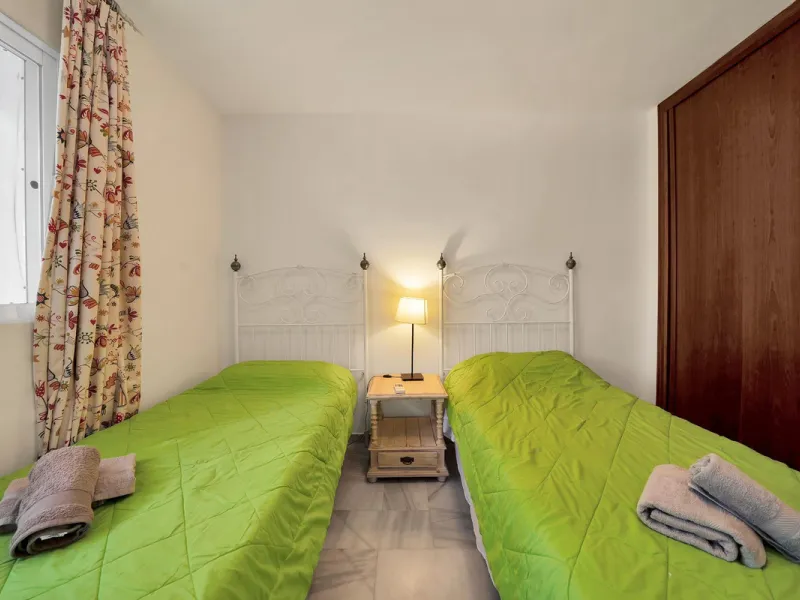 House - Detached Villa в продаже в Marbella, Málaga. В доме 5 спален и 3 ванных комнат. Площадь дома 295 м². Площадь участка 1000 м²
