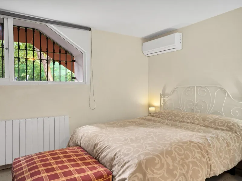House - Detached Villa в продаже в Marbella, Málaga. В доме 5 спален и 3 ванных комнат. Площадь дома 295 м². Площадь участка 1000 м²