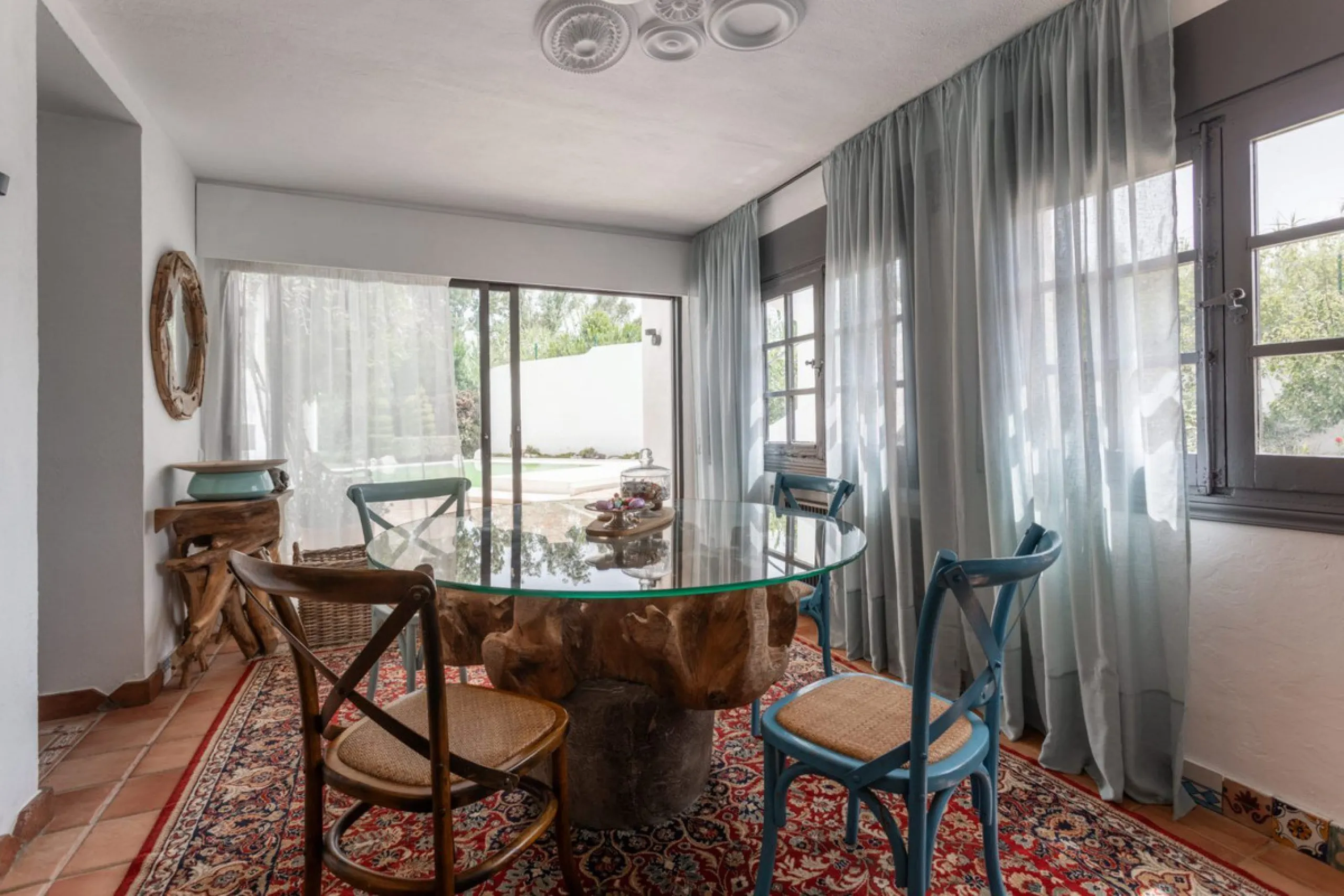 UNIQUE LOCATION- EXCELLENT INVESTMENT
