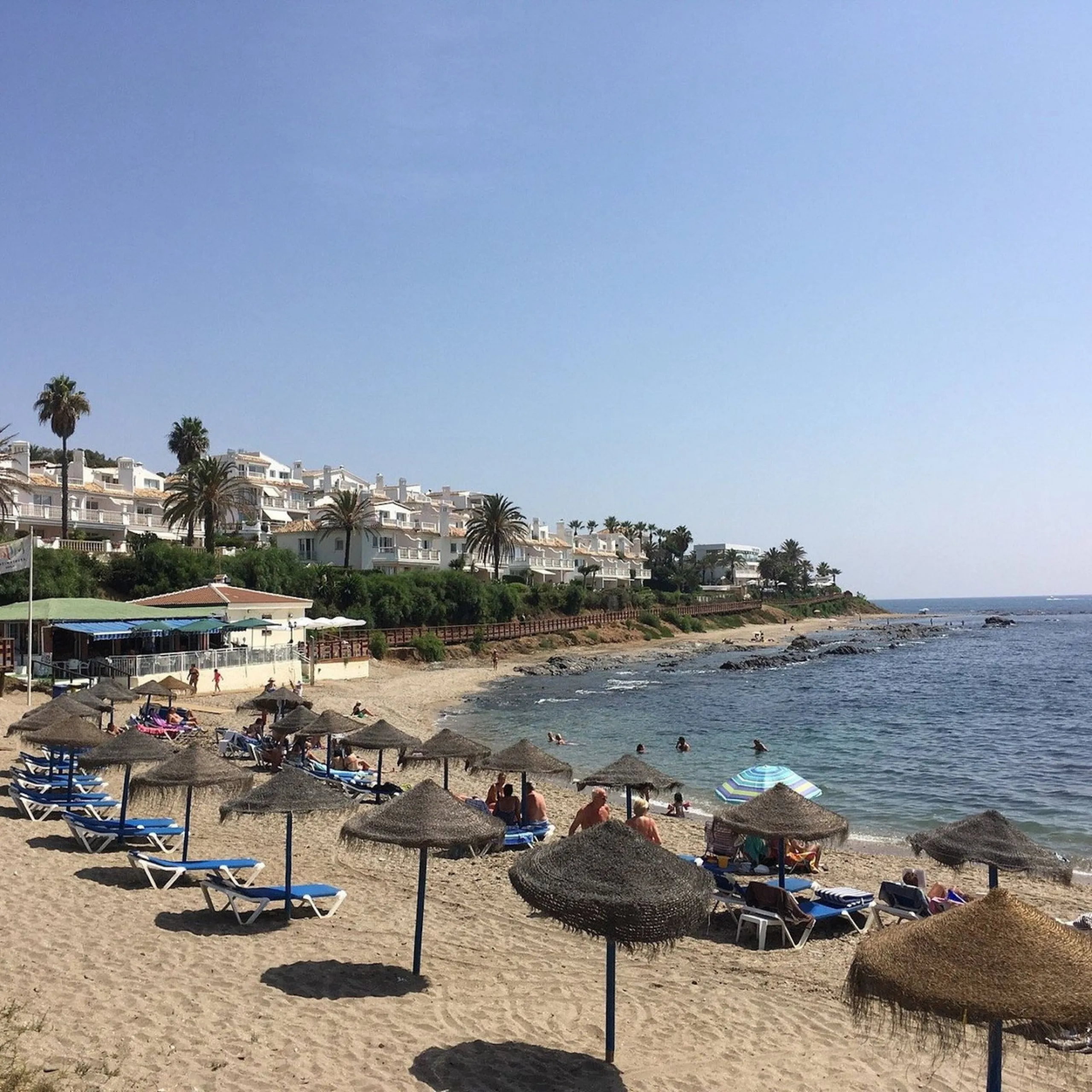 Exclusive modern apartment in Azalea Jardinana in La Cala with panoramic views of the sea and the whole of La Cala.