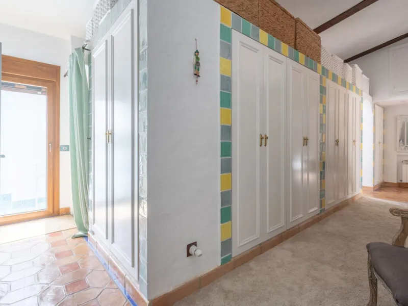 UNIQUE LOCATION- EXCELLENT INVESTMENT