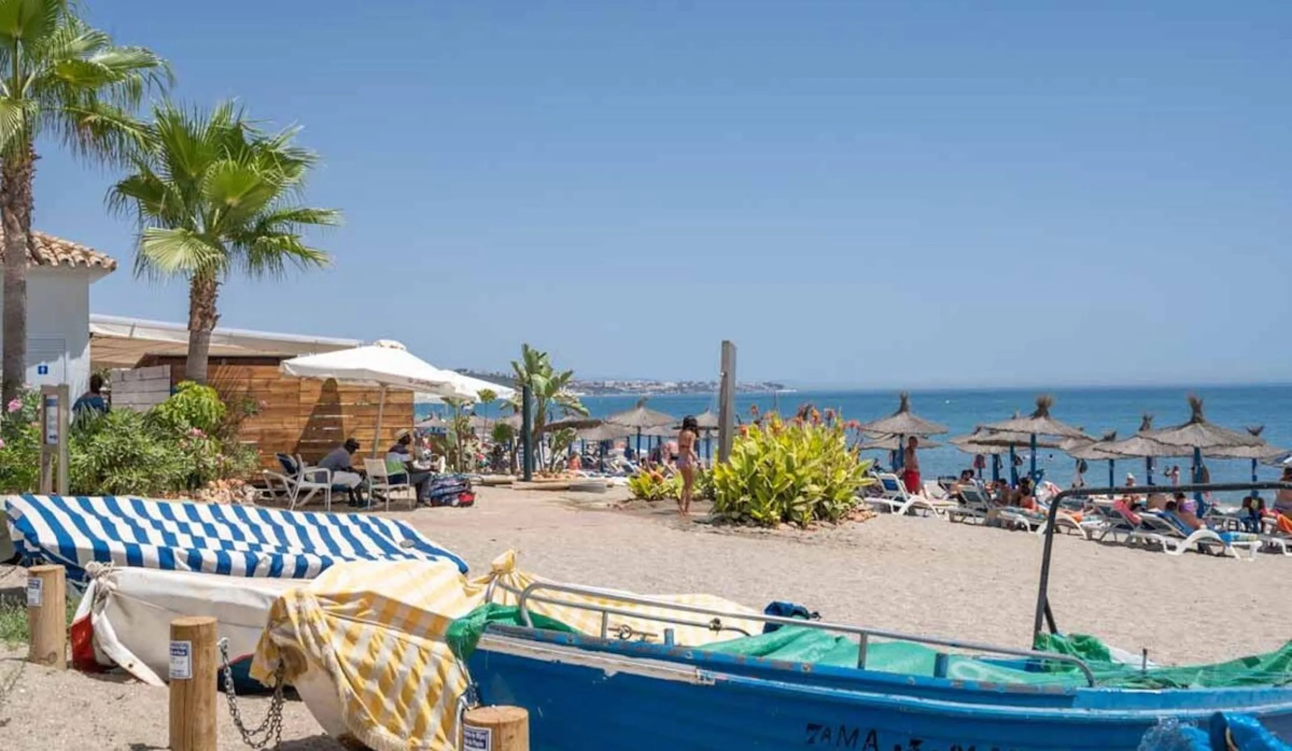 Exclusive modern apartment in Azalea Jardinana in La Cala with panoramic views of the sea and the whole of La Cala.