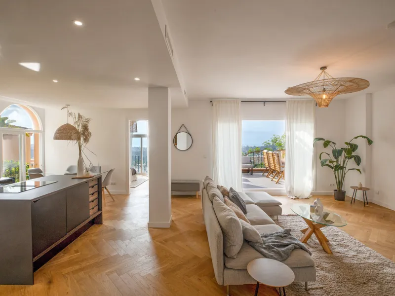Apartment - Penthouse в продаже в Marbella, Málaga. В доме 3 спален и 2 ванных комнат. Площадь дома 155 м²