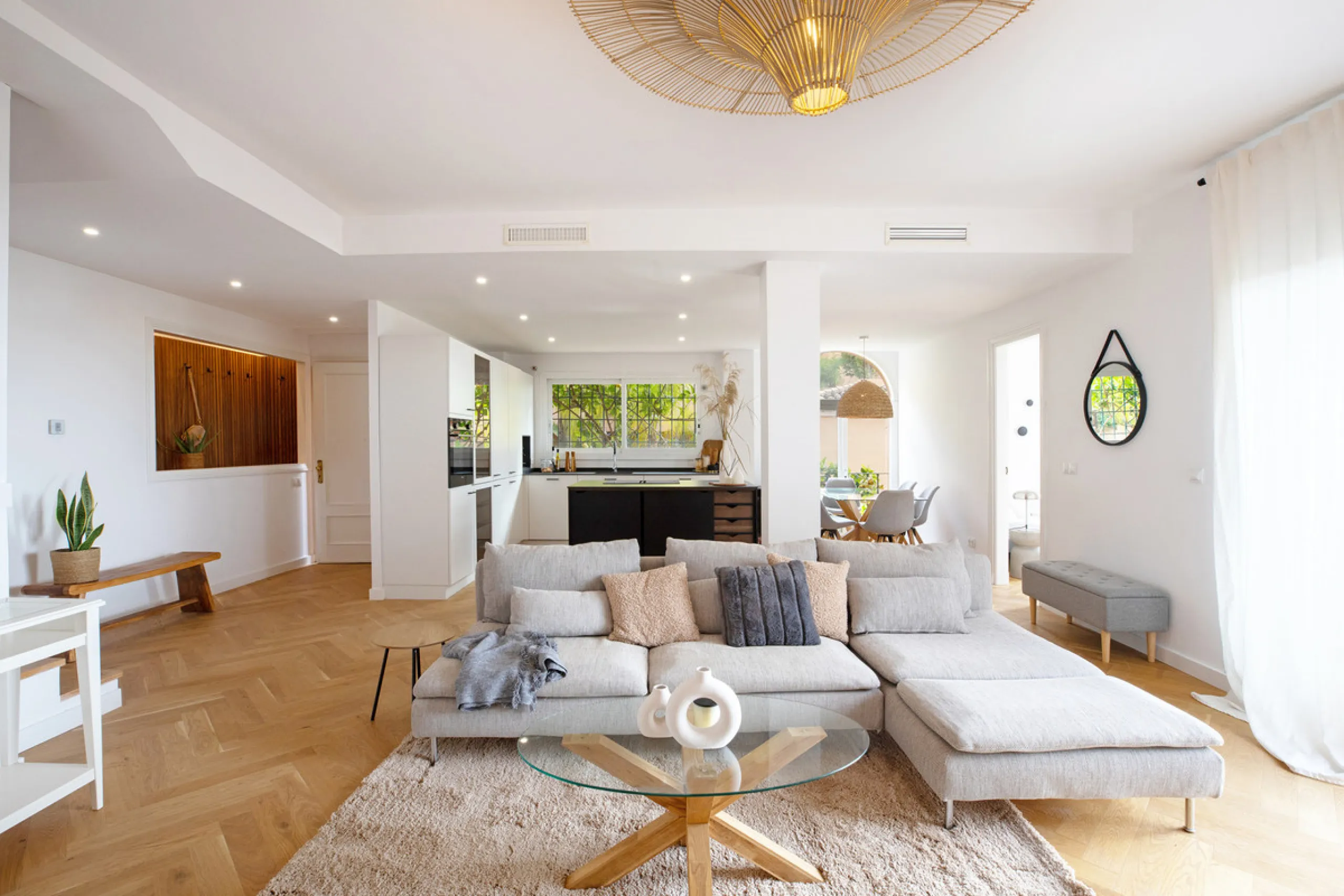 Apartment - Penthouse в продаже в Marbella, Málaga. В доме 3 спален и 2 ванных комнат. Площадь дома 155 м²