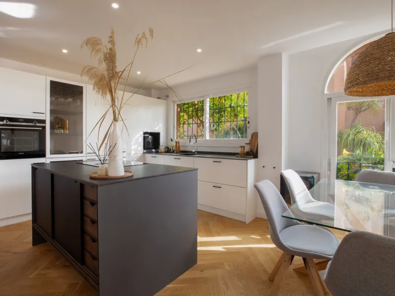 Apartment - Penthouse в продаже в Marbella, Málaga. В доме 3 спален и 2 ванных комнат. Площадь дома 155 м²