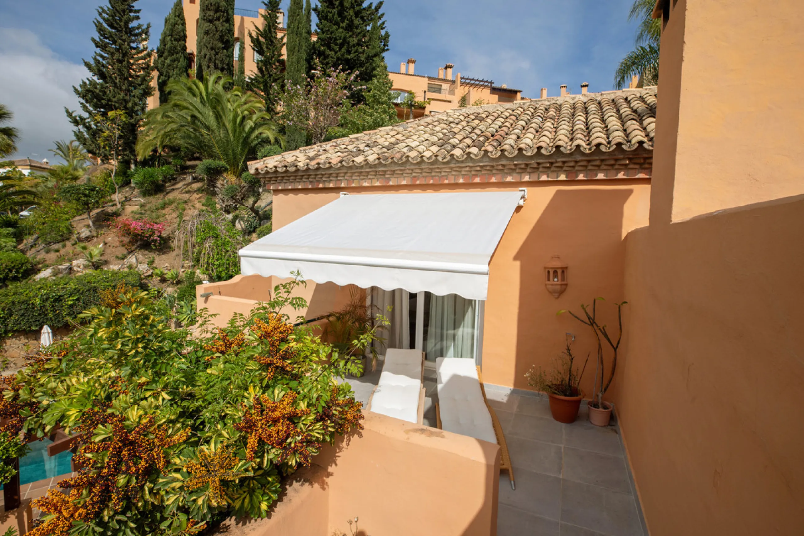 Apartment - Penthouse в продаже в Marbella, Málaga. В доме 3 спален и 2 ванных комнат. Площадь дома 155 м²