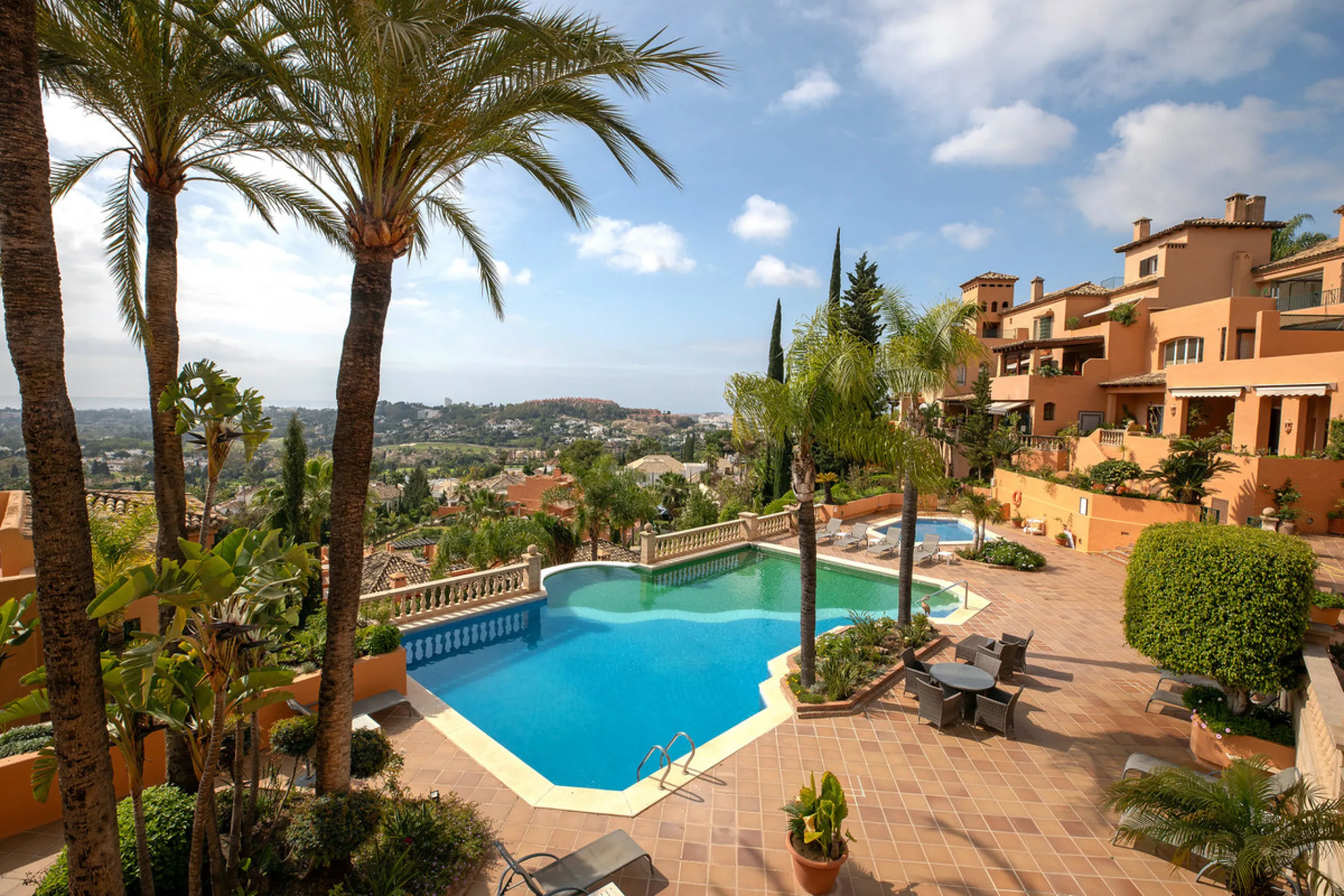 Apartment - Penthouse в продаже в Marbella, Málaga. В доме 3 спален и 2 ванных комнат. Площадь дома 155 м²