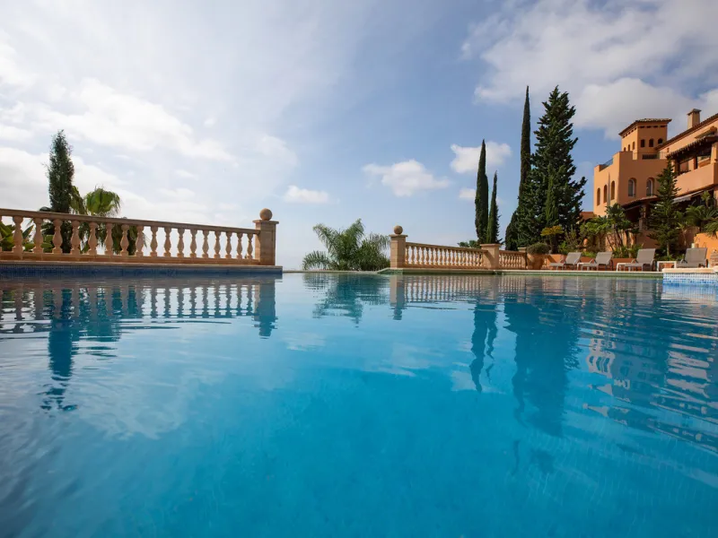 Apartment - Penthouse в продаже в Marbella, Málaga. В доме 3 спален и 2 ванных комнат. Площадь дома 155 м²