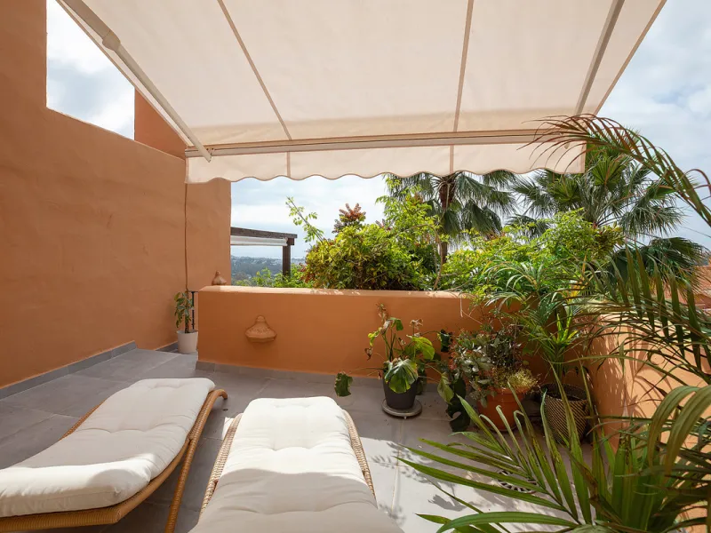 Apartment - Penthouse в продаже в Marbella, Málaga. В доме 3 спален и 2 ванных комнат. Площадь дома 155 м²