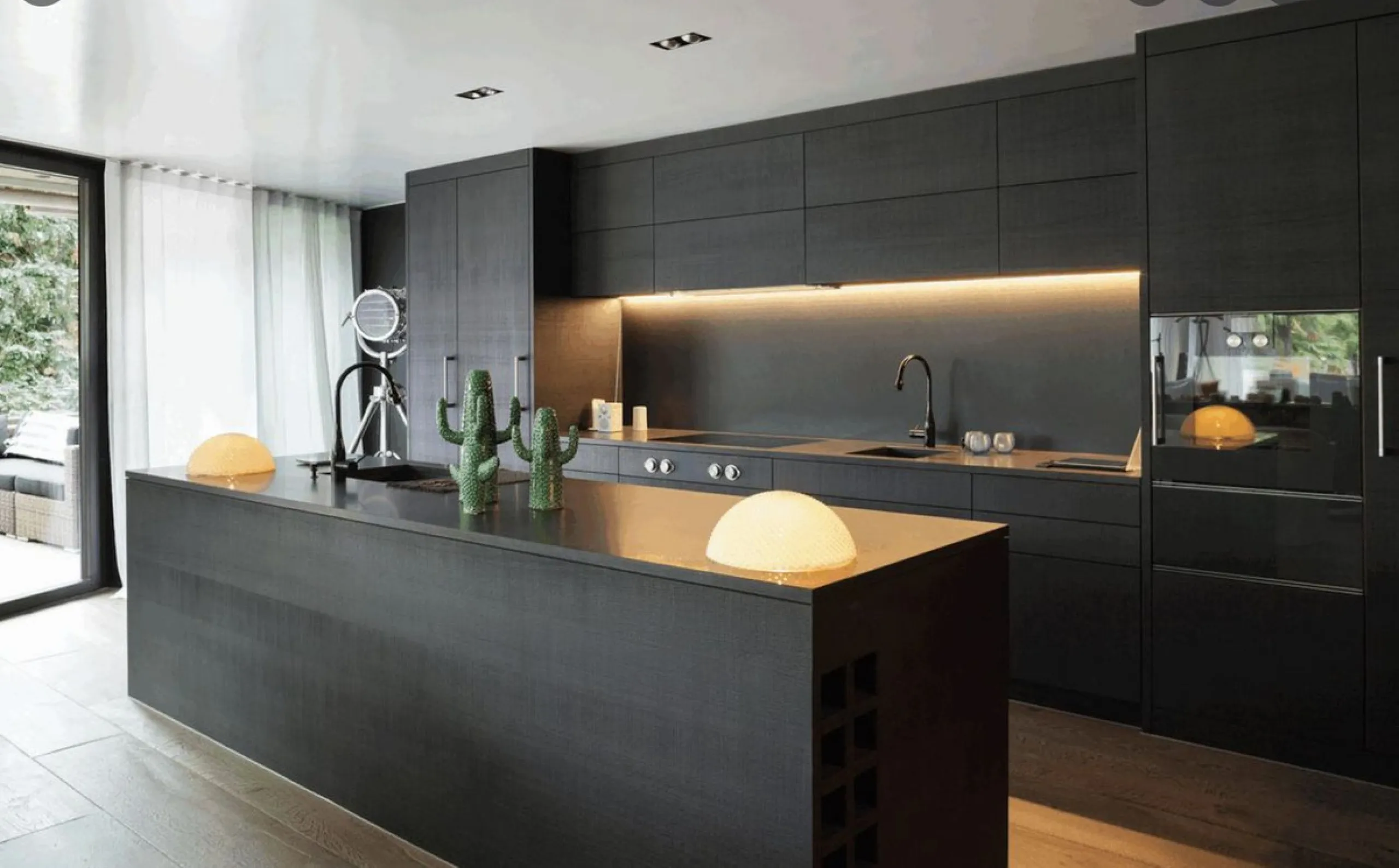 OFF-PLAN ECOLOGICAL CONTEMPORARY VILLA - KEY-IN-HAND in Valle Romano with partial sea views.