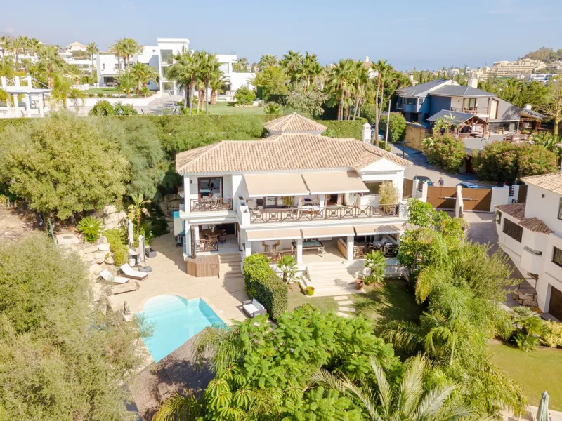 Charming detached villa located in Nueva Andalucia. Situated on a secluded private street with a secure barrier, residents enjoy peace of mind and privacy in this gated community.