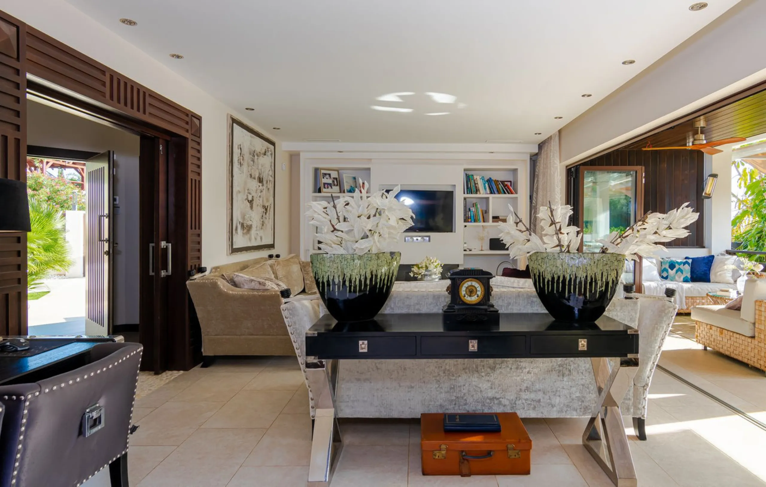 Charming detached villa located in Nueva Andalucia. Situated on a secluded private street with a secure barrier, residents enjoy peace of mind and privacy in this gated community.