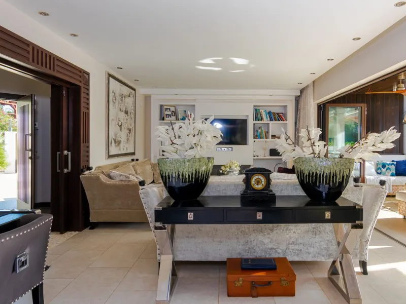 Charming detached villa located in Nueva Andalucia. Situated on a secluded private street with a secure barrier, residents enjoy peace of mind and privacy in this gated community.
