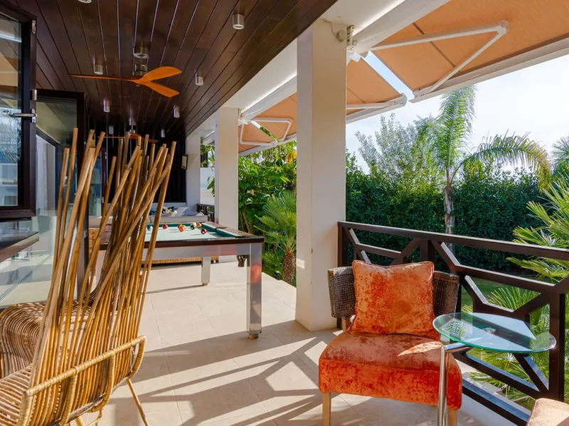 Charming detached villa located in Nueva Andalucia. Situated on a secluded private street with a secure barrier, residents enjoy peace of mind and privacy in this gated community.