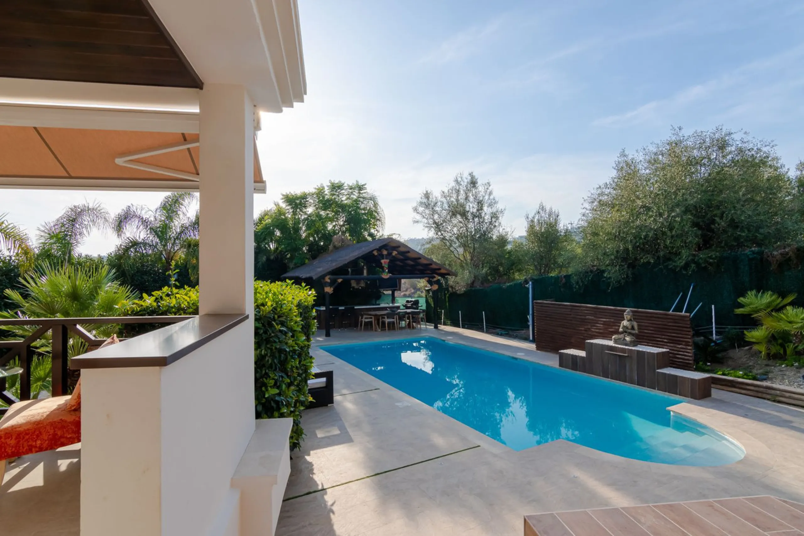 Charming detached villa located in Nueva Andalucia. Situated on a secluded private street with a secure barrier, residents enjoy peace of mind and privacy in this gated community.