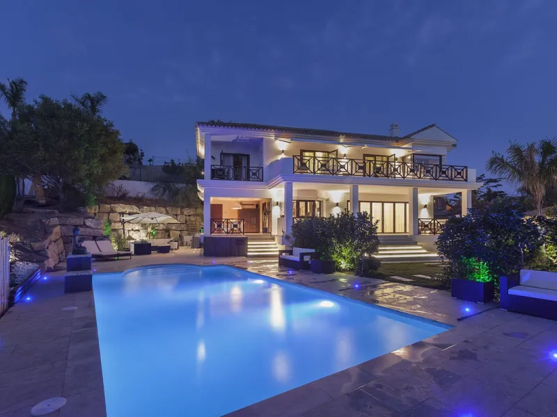Charming detached villa located in Nueva Andalucia. Situated on a secluded private street with a secure barrier, residents enjoy peace of mind and privacy in this gated community.