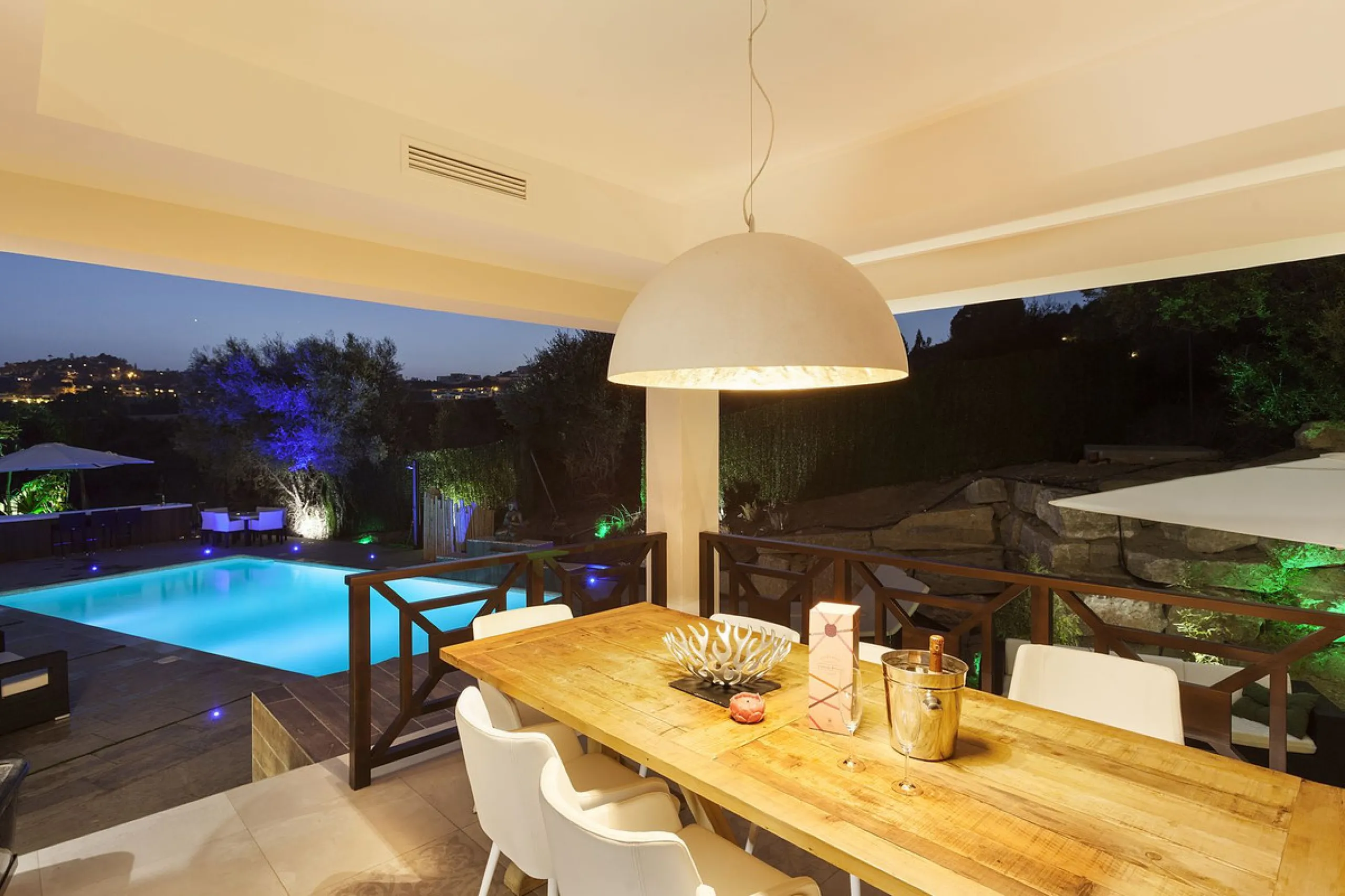 Charming detached villa located in Nueva Andalucia. Situated on a secluded private street with a secure barrier, residents enjoy peace of mind and privacy in this gated community.