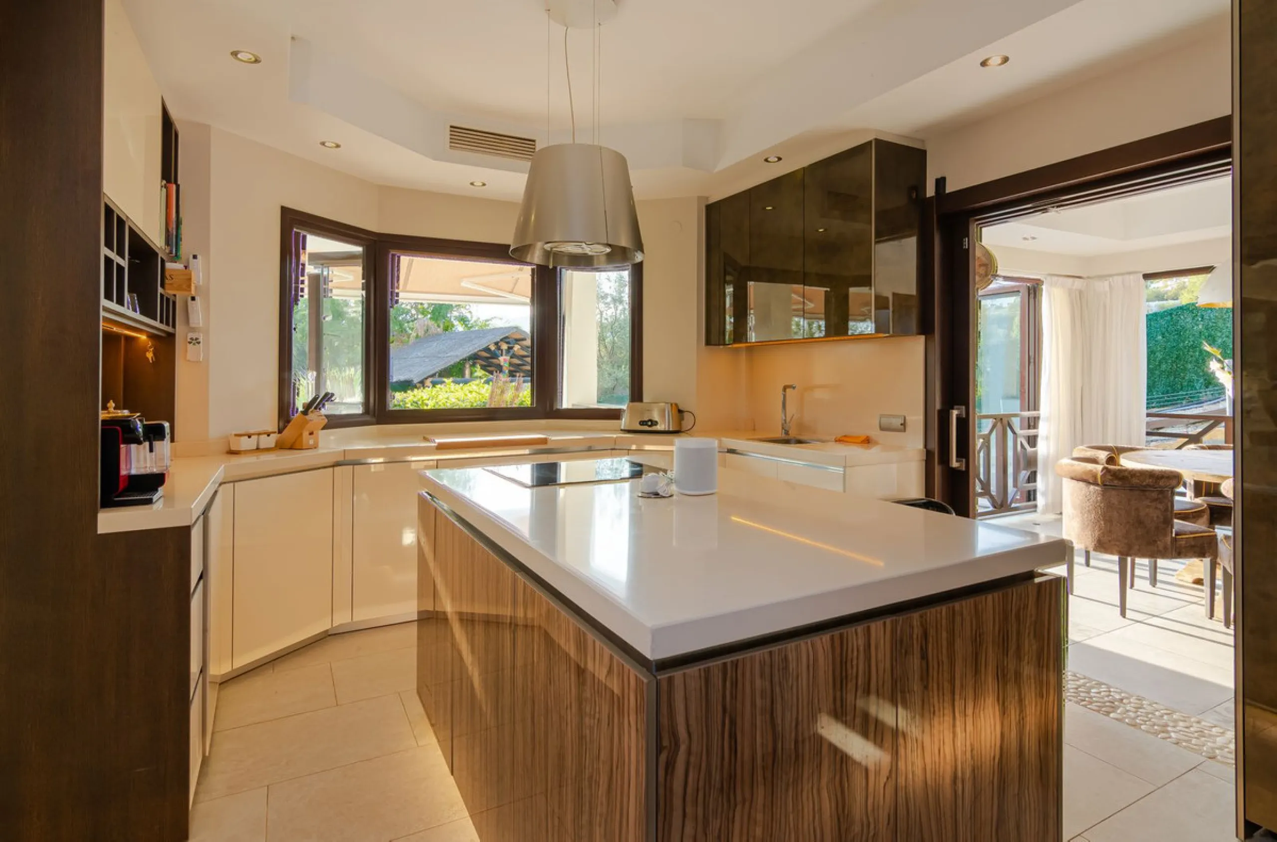 Charming detached villa located in Nueva Andalucia. Situated on a secluded private street with a secure barrier, residents enjoy peace of mind and privacy in this gated community.