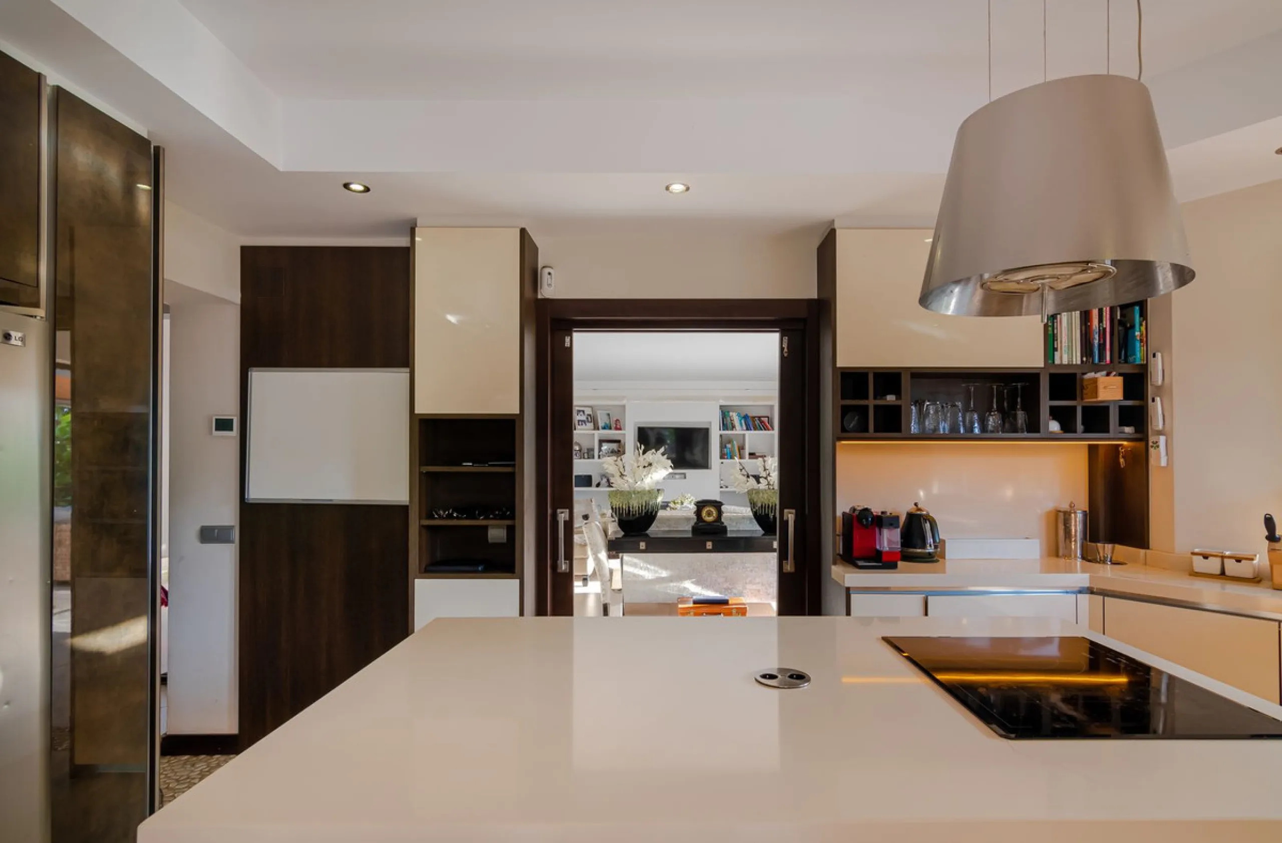 Charming detached villa located in Nueva Andalucia. Situated on a secluded private street with a secure barrier, residents enjoy peace of mind and privacy in this gated community.