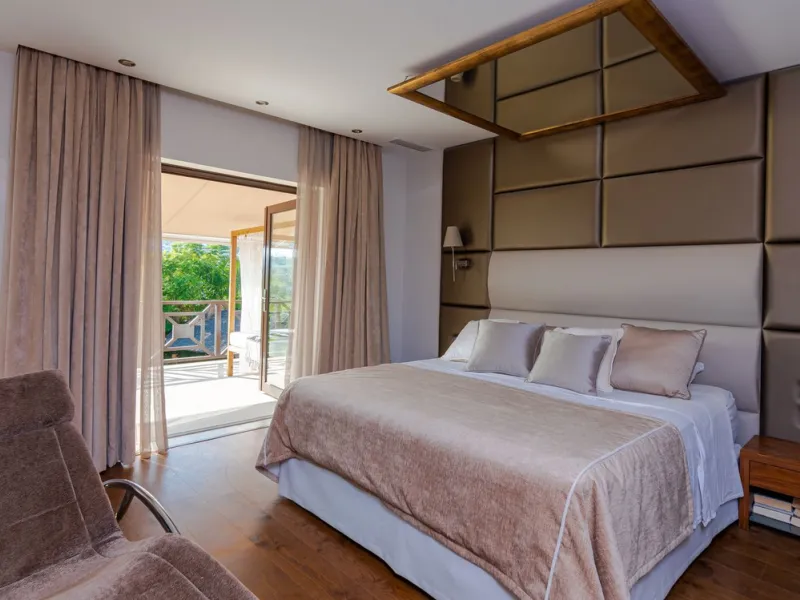 Charming detached villa located in Nueva Andalucia. Situated on a secluded private street with a secure barrier, residents enjoy peace of mind and privacy in this gated community.