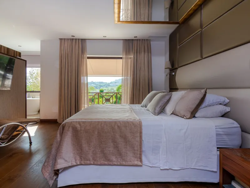 Charming detached villa located in Nueva Andalucia. Situated on a secluded private street with a secure barrier, residents enjoy peace of mind and privacy in this gated community.