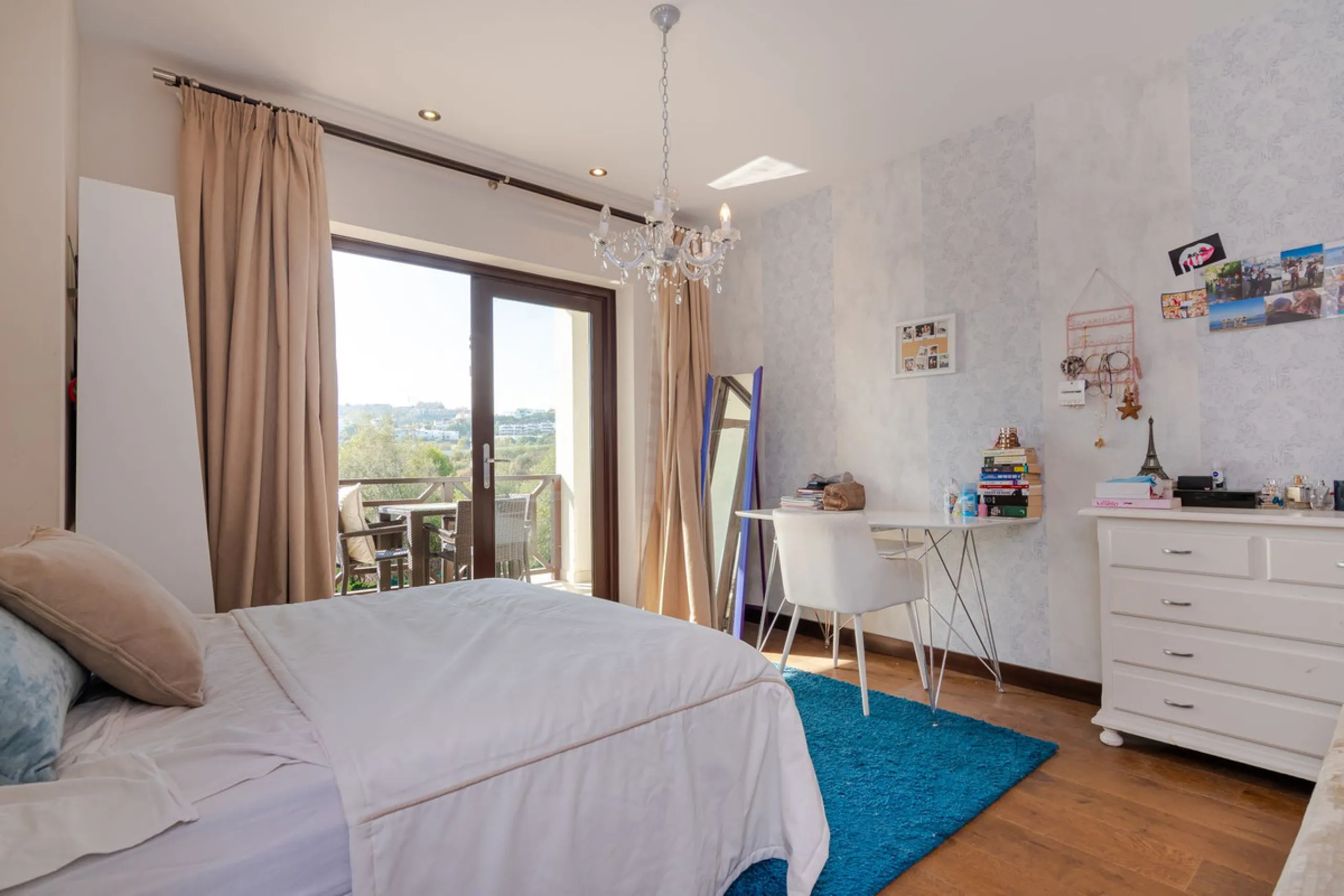 Charming detached villa located in Nueva Andalucia. Situated on a secluded private street with a secure barrier, residents enjoy peace of mind and privacy in this gated community.