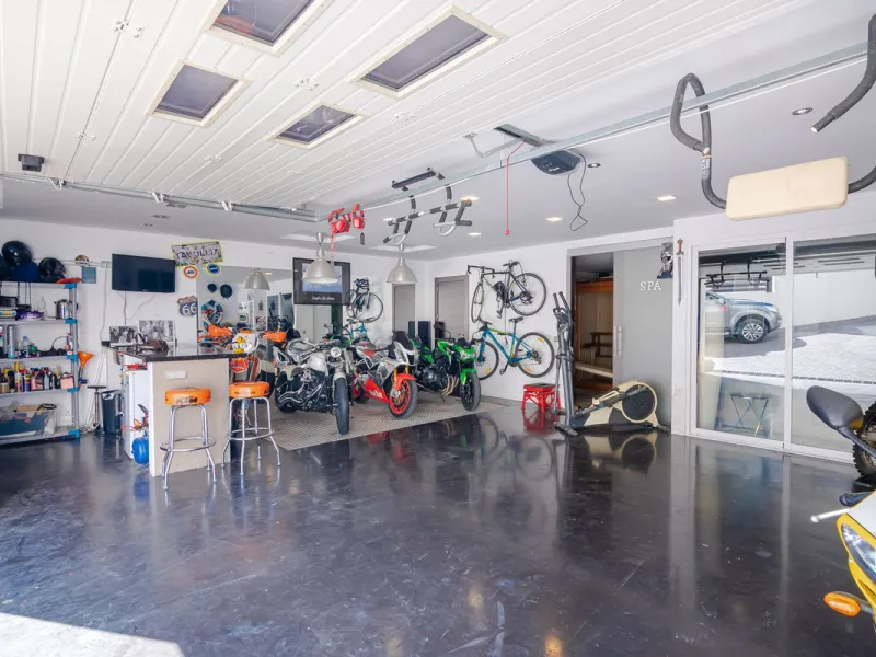 Charming detached villa located in Nueva Andalucia. Situated on a secluded private street with a secure barrier, residents enjoy peace of mind and privacy in this gated community.