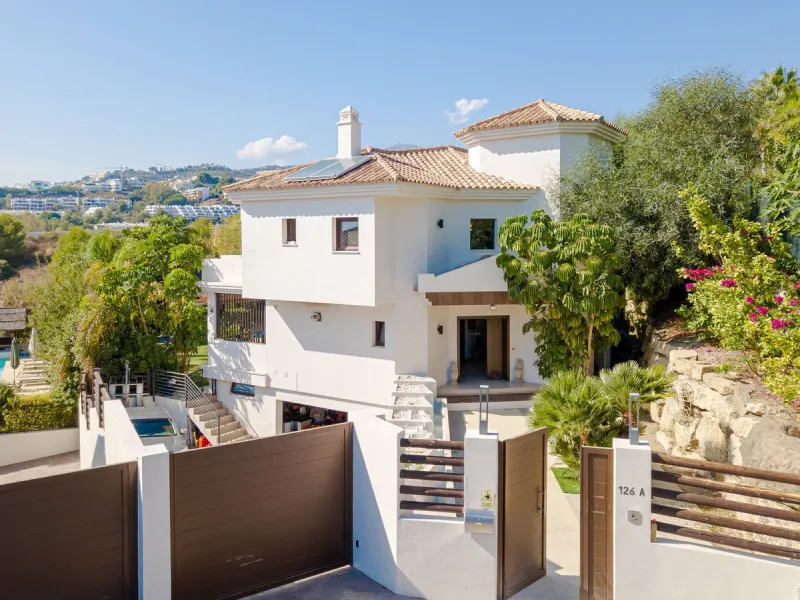 Charming detached villa located in Nueva Andalucia. Situated on a secluded private street with a secure barrier, residents enjoy peace of mind and privacy in this gated community.