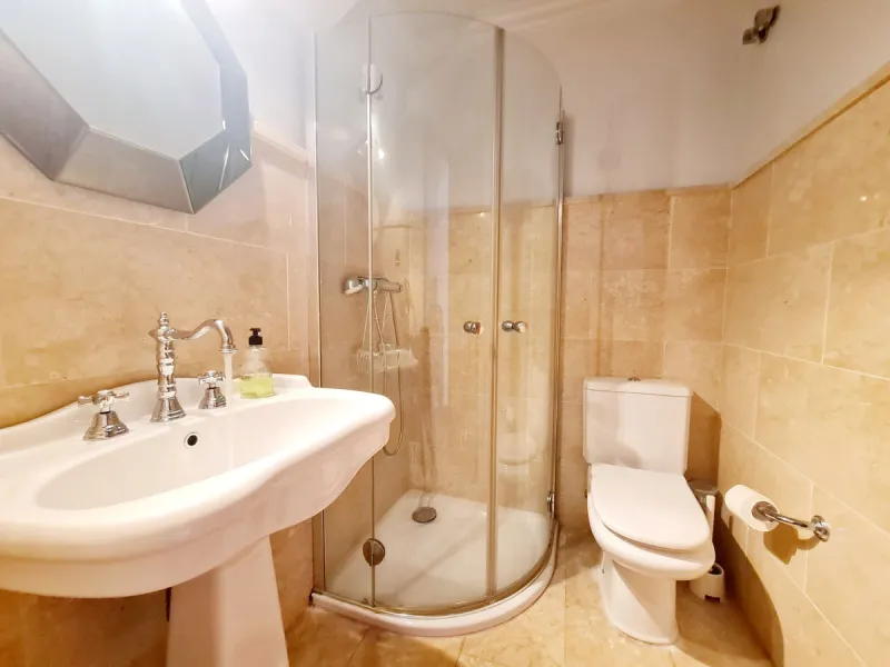 Magnificent semi-detached house located in a most desirable urbanization in Fuengirola, El Pueblo Lopez. This small Andalusian town is in the center surrounded by all the amenities. At the entrance of the house, there are two very large terraces where a l