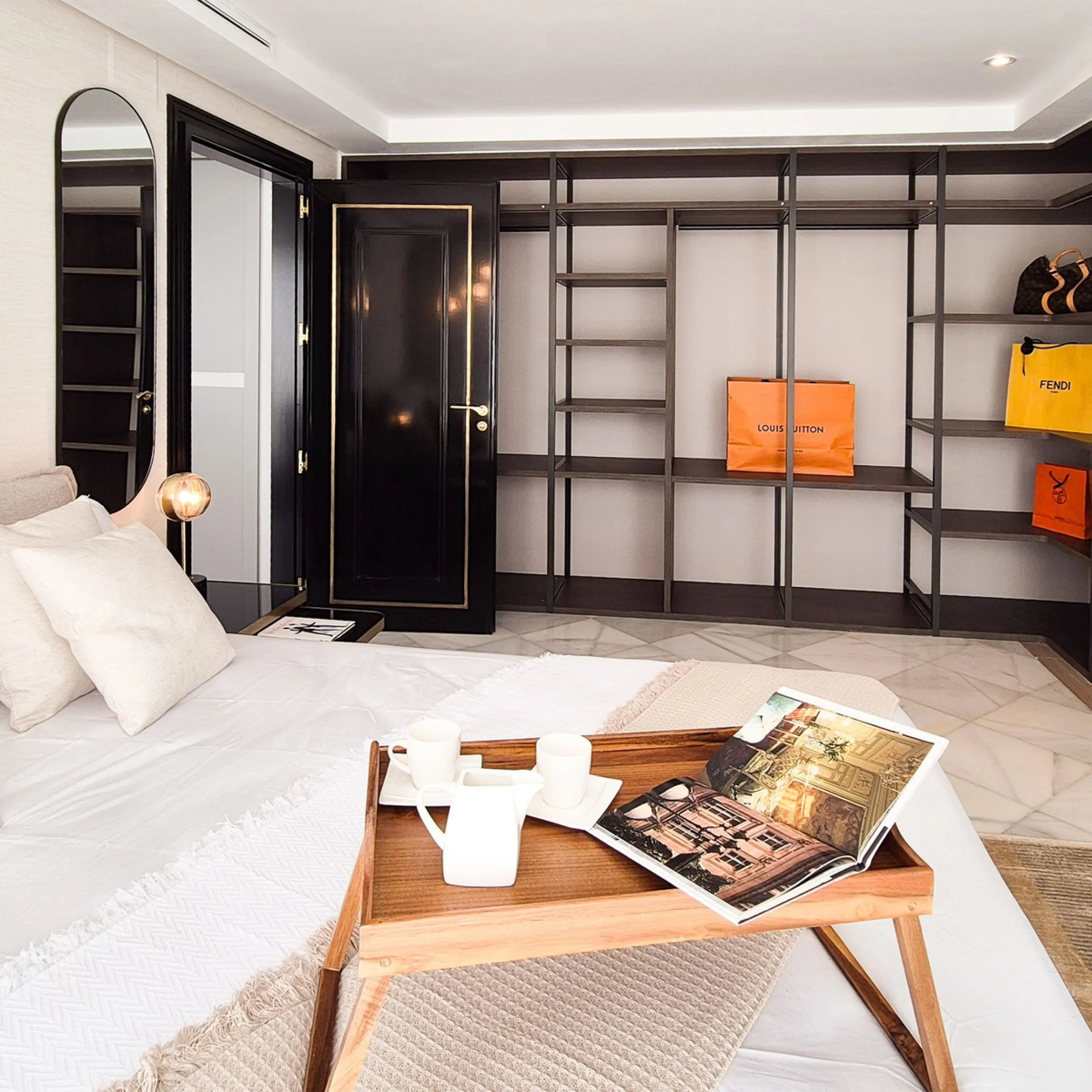 We present a unique opportunity to acquire a newly renovated, brand-new duplex penthouse in the luxurious Cipreses del Mar ( Náyade building ) development, located in the heart of Marbella's Golden Mile and the second line from the sea, offering magnifice