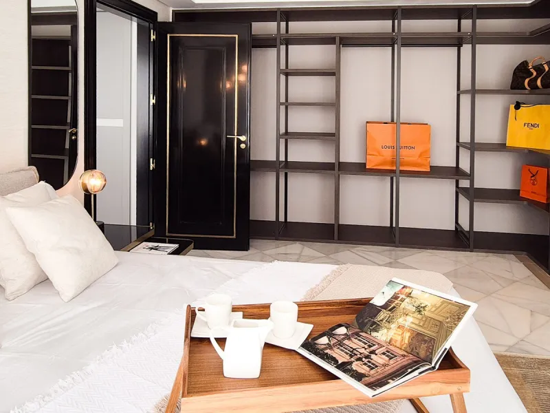 We present a unique opportunity to acquire a newly renovated, brand-new duplex penthouse in the luxurious Cipreses del Mar ( Náyade building ) development, located in the heart of Marbella's Golden Mile and the second line from the sea, offering magnifice