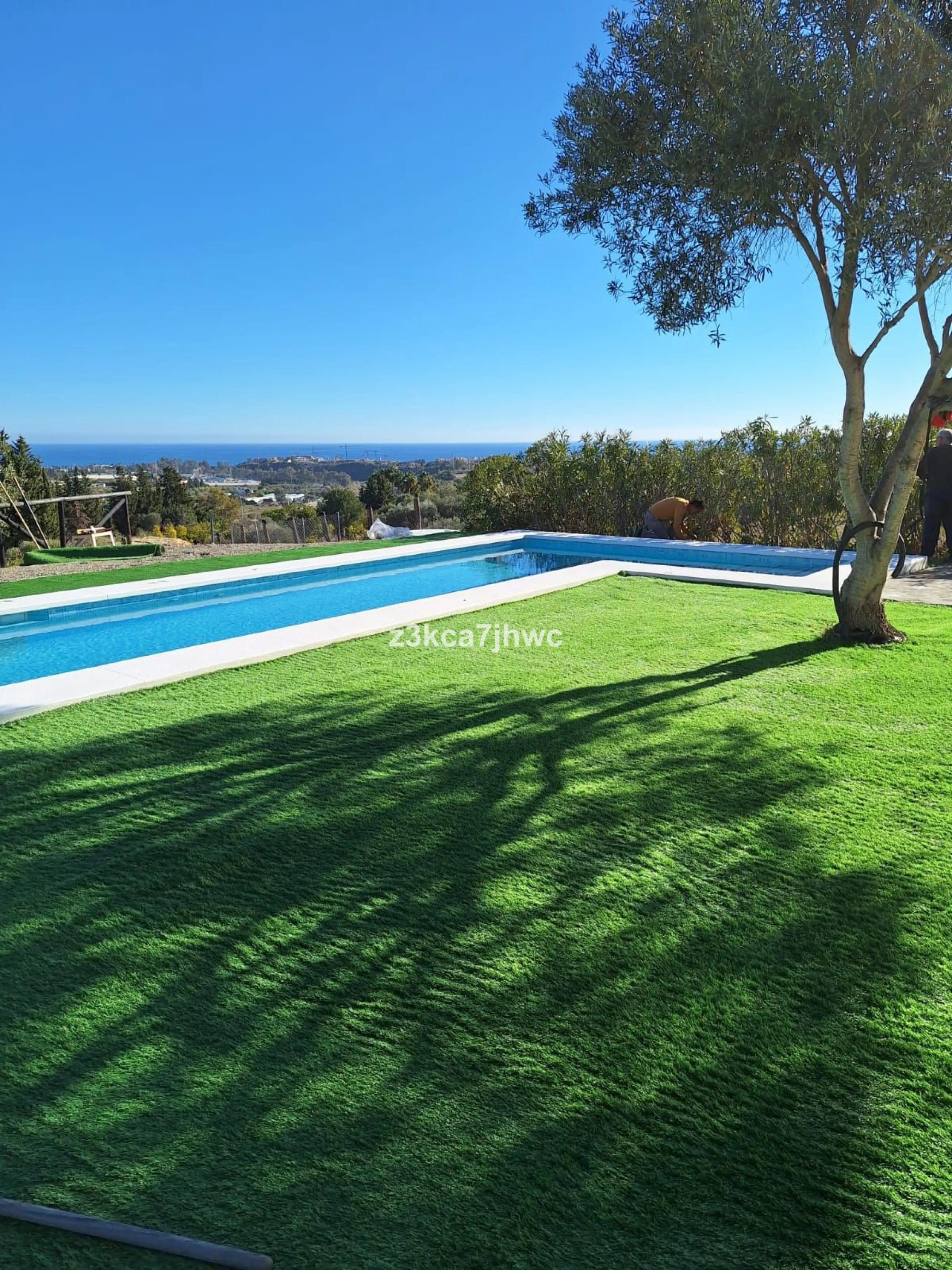 House - Detached Villa в продаже в Estepona, Málaga. В доме 4 спален и 4 ванных комнат. Площадь дома 274 м². Площадь участка 4112 м²