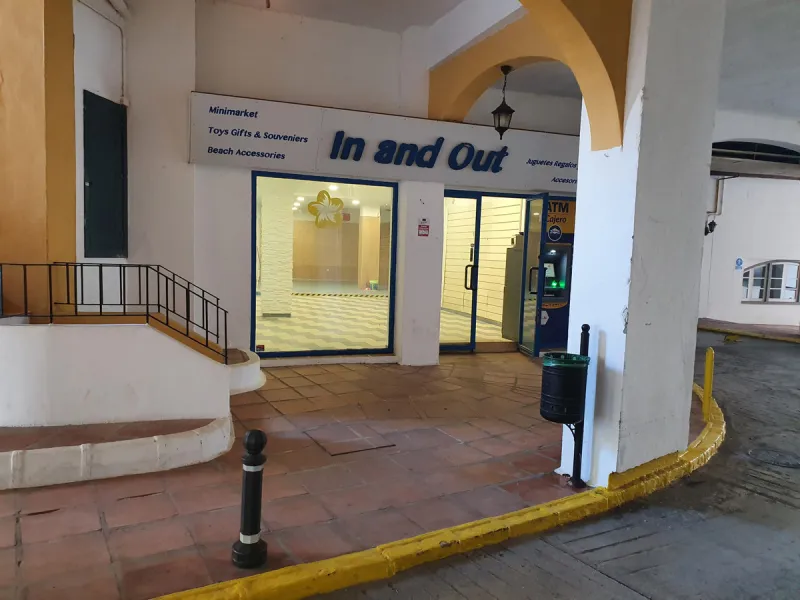 Right in the Main Entrance of Cabopino Port