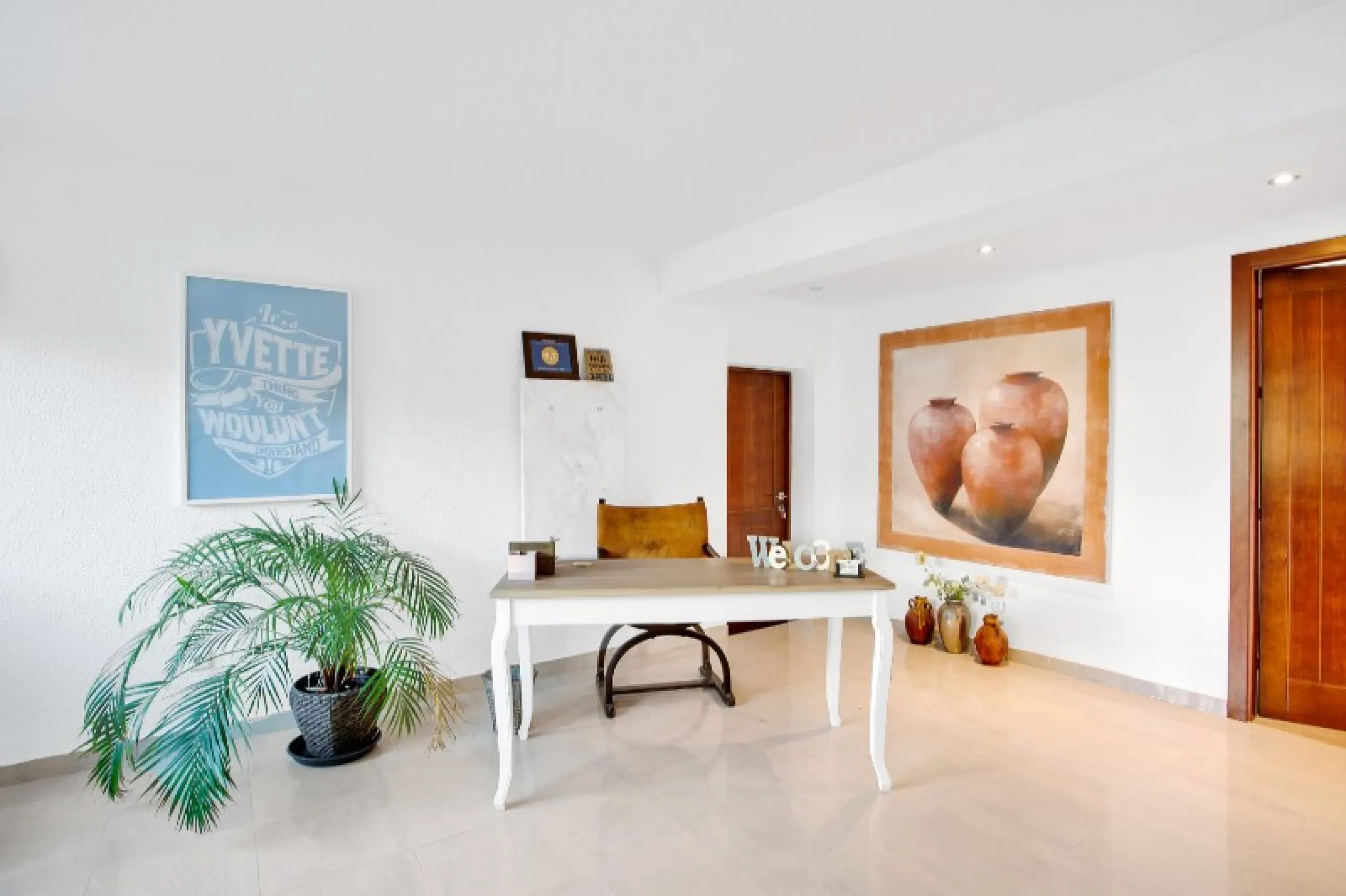 Luxury family villa in MARBESA, one of the most exclusive areas of Marbella. A desirable large open-plan villa on a flat south-west facing plot with mature landscaped gardens and large heated pool, and with wonderful panoramic sea views, only a few minute
