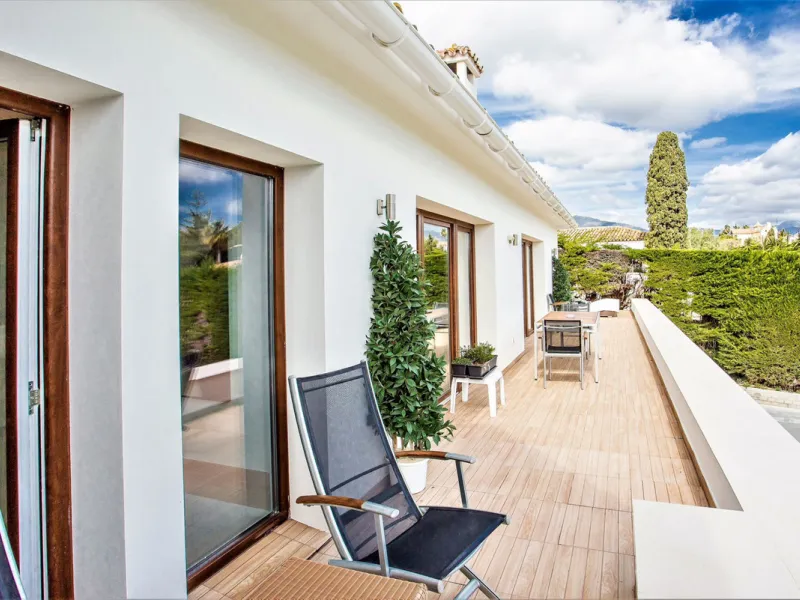San Pedro beach side Villa , totally refurbished villa on two floors  with 7bedrooms ,7bathrooms  all ensuite . Ground floor consists of 5 double bedrooms all ensuite, spacious salon, dining room and Miele kitchen. First Floor consists of 2 double bedroom
