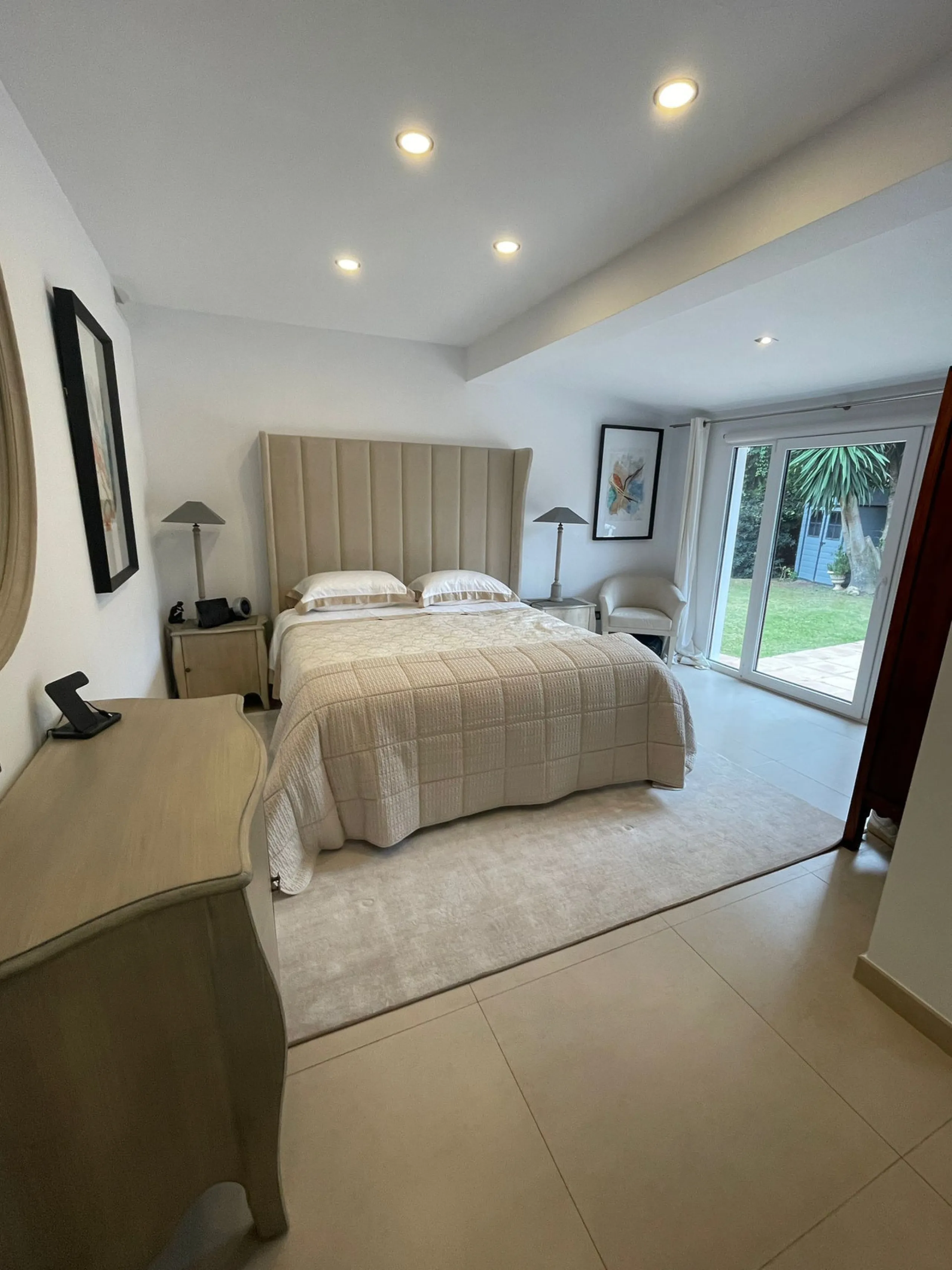 San Pedro beach side Villa , totally refurbished villa on two floors  with 7bedrooms ,7bathrooms  all ensuite . Ground floor consists of 5 double bedrooms all ensuite, spacious salon, dining room and Miele kitchen. First Floor consists of 2 double bedroom