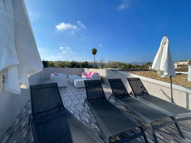 San Pedro beach side Villa , totally refurbished villa on two floors  with 7bedrooms ,7bathrooms  all ensuite . Ground floor consists of 5 double bedrooms all ensuite, spacious salon, dining room and Miele kitchen. First Floor consists of 2 double bedroom