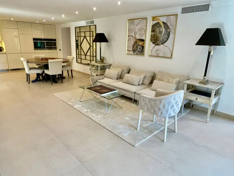 San Pedro beach side Villa , totally refurbished villa on two floors  with 7bedrooms ,7bathrooms  all ensuite . Ground floor consists of 5 double bedrooms all ensuite, spacious salon, dining room and Miele kitchen. First Floor consists of 2 double bedroom
