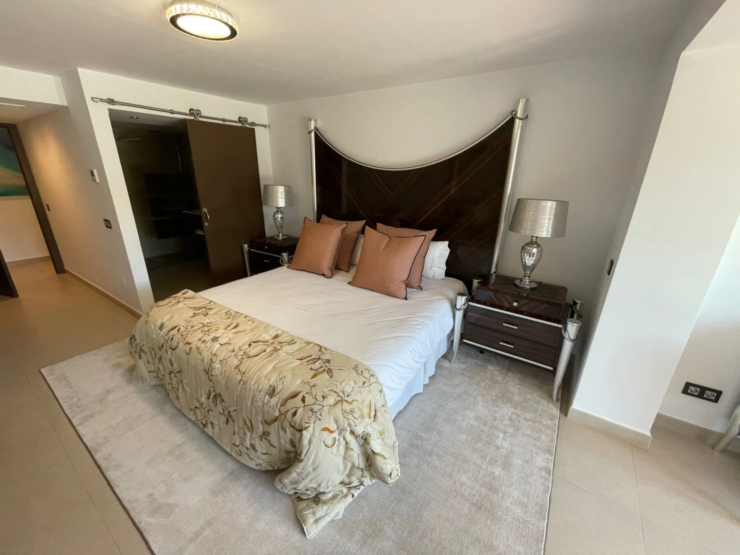 San Pedro beach side Villa , totally refurbished villa on two floors  with 7bedrooms ,7bathrooms  all ensuite . Ground floor consists of 5 double bedrooms all ensuite, spacious salon, dining room and Miele kitchen. First Floor consists of 2 double bedroom