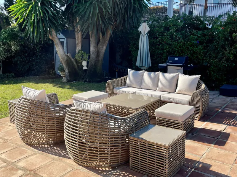 San Pedro beach side Villa , totally refurbished villa on two floors  with 7bedrooms ,7bathrooms  all ensuite . Ground floor consists of 5 double bedrooms all ensuite, spacious salon, dining room and Miele kitchen. First Floor consists of 2 double bedroom