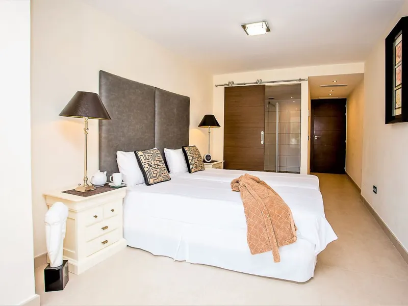 San Pedro beach side Villa , totally refurbished villa on two floors  with 7bedrooms ,7bathrooms  all ensuite . Ground floor consists of 5 double bedrooms all ensuite, spacious salon, dining room and Miele kitchen. First Floor consists of 2 double bedroom