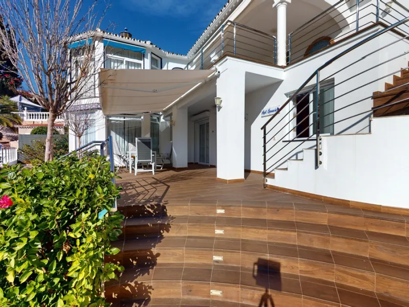 Exquisite Villa with Three Units in Caleta de Vélez - A True Gem on the Costa del Sol! Indulge in the Mediterranean lifestyle with this stunning villa for sale in Caleta de Vélez. Boasting three separate units, this property is an excellent opportunity fo