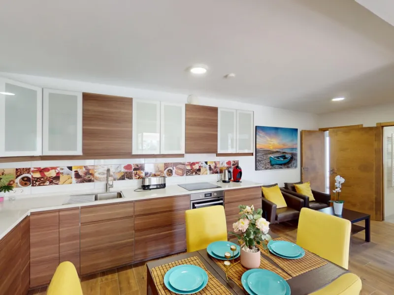 Exquisite Villa with Three Units in Caleta de Vélez - A True Gem on the Costa del Sol! Indulge in the Mediterranean lifestyle with this stunning villa for sale in Caleta de Vélez. Boasting three separate units, this property is an excellent opportunity fo