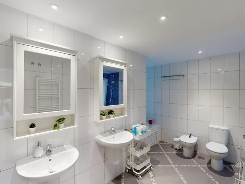 Exquisite Villa with Three Units in Caleta de Vélez - A True Gem on the Costa del Sol! Indulge in the Mediterranean lifestyle with this stunning villa for sale in Caleta de Vélez. Boasting three separate units, this property is an excellent opportunity fo