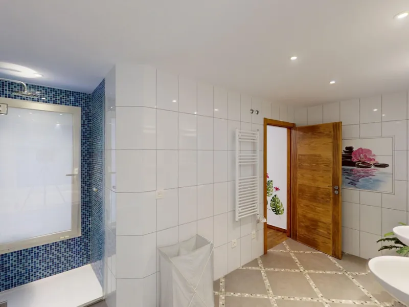 Exquisite Villa with Three Units in Caleta de Vélez - A True Gem on the Costa del Sol! Indulge in the Mediterranean lifestyle with this stunning villa for sale in Caleta de Vélez. Boasting three separate units, this property is an excellent opportunity fo